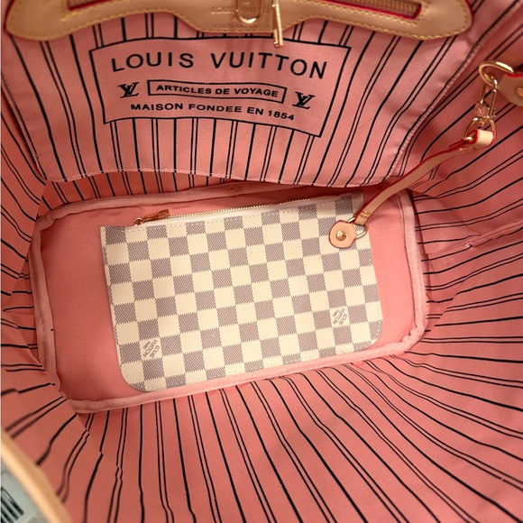 Louis Vuitton never full - Picture 2 of 3